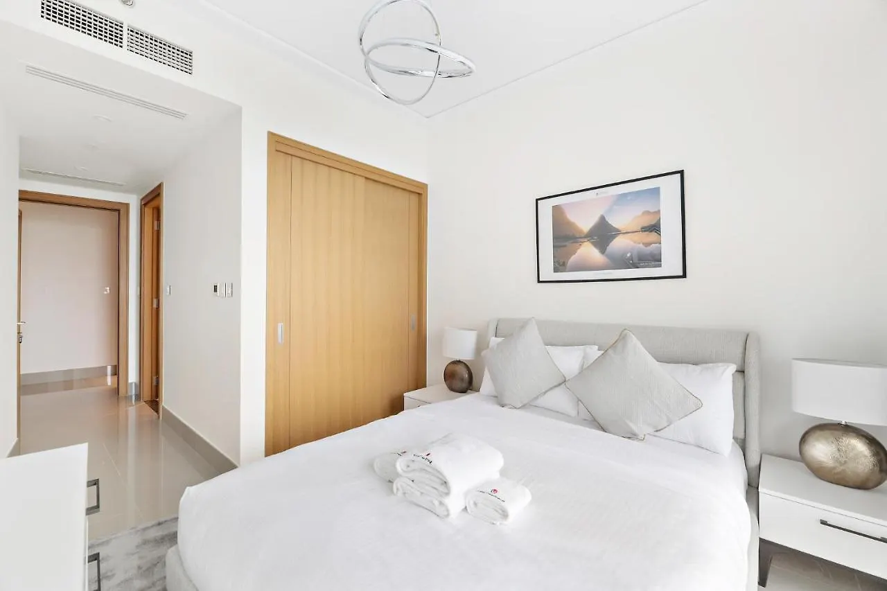 Elegant 3 Bedroom Apartment In Downtown, Dubai With Burj Khalifa And Fountain Views